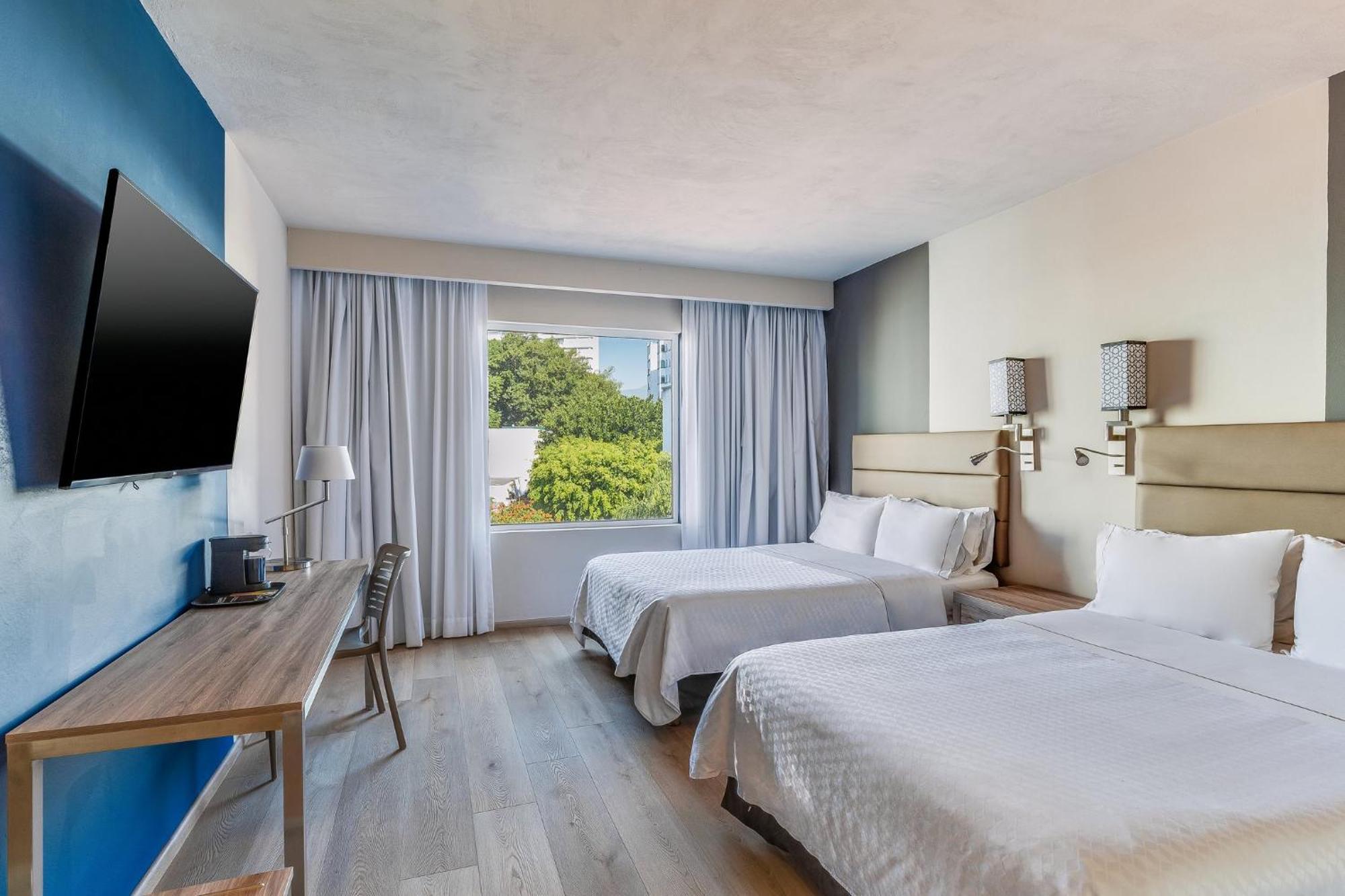 Fiesta Hotel 4*
